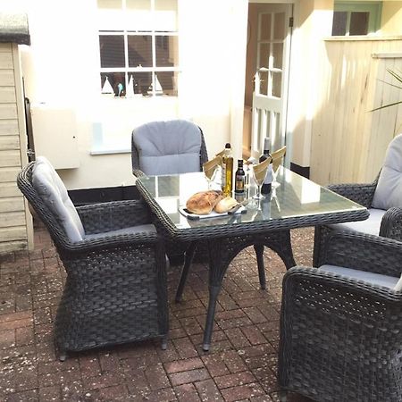 7 Charles Street Villa Dartmouth Bagian luar foto